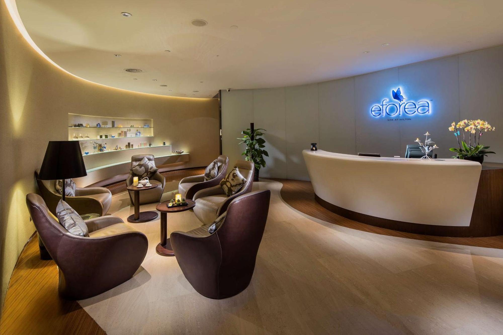 Hilton Guangzhou Tianhe - Free Shuttle Bus And Registration Counter Available During Canton Fair Period Exteriör bild Aotea Lounge at Auckland Airport