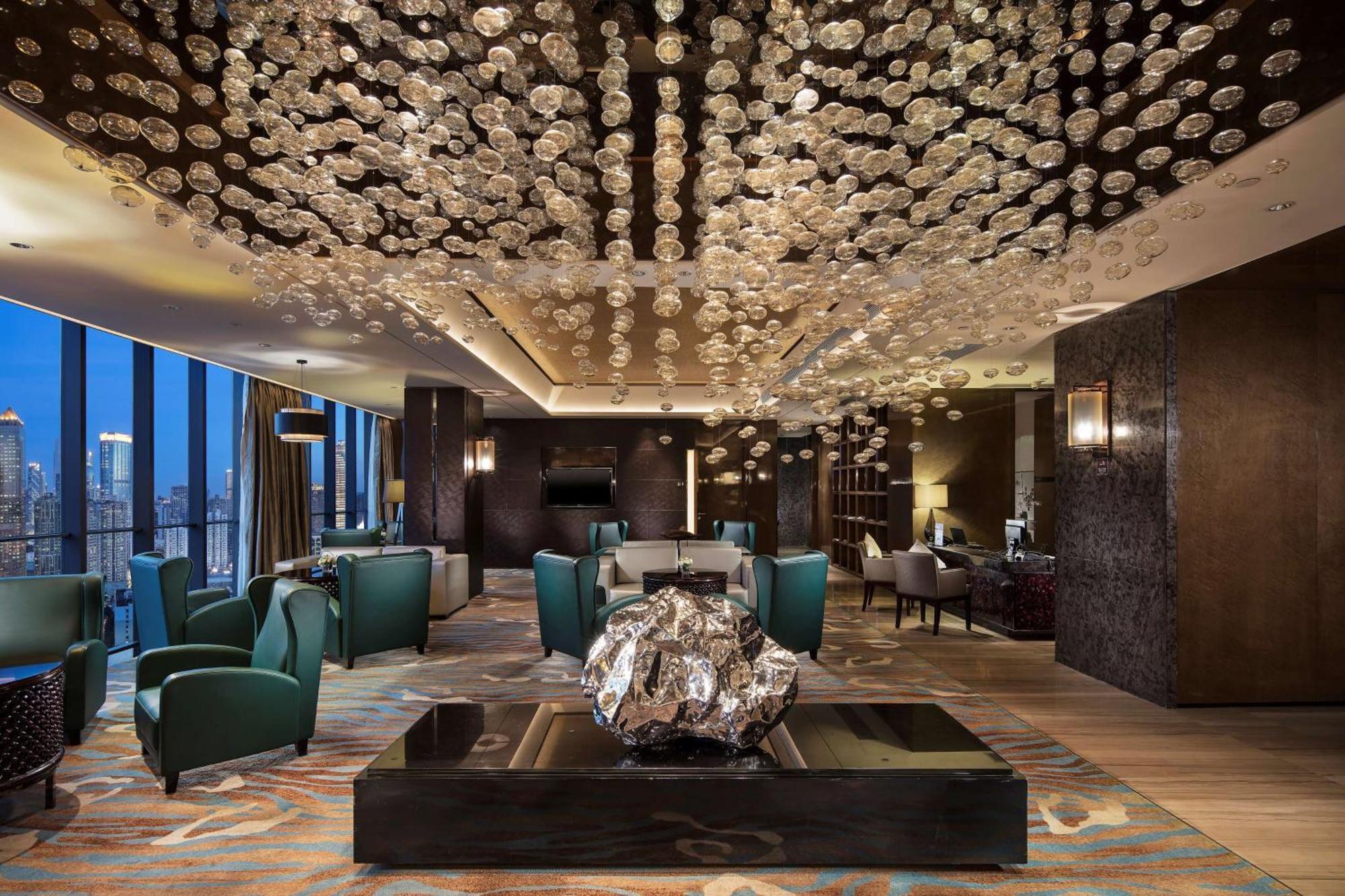 Hilton Guangzhou Tianhe - Free Shuttle Bus And Registration Counter Available During Canton Fair Period Exteriör bild The Club Lounge at the Westin Seoul