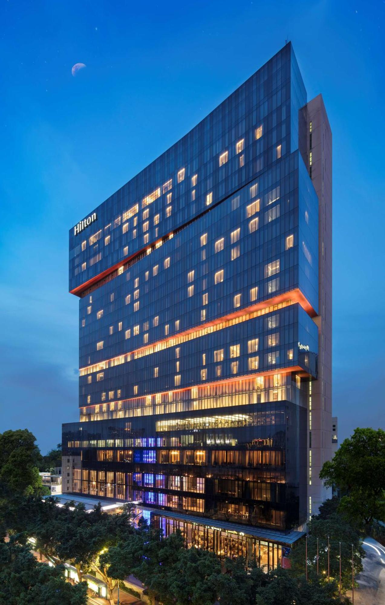 Hilton Guangzhou Tianhe - Free Shuttle Bus And Registration Counter Available During Canton Fair Period Exteriör bild Hilton Chengdu