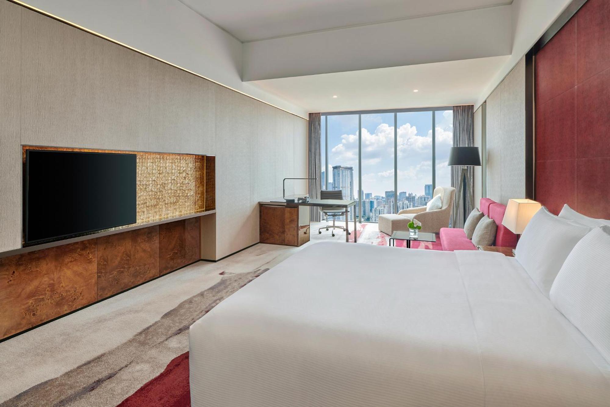 Hilton Guangzhou Tianhe - Free Shuttle Bus And Registration Counter Available During Canton Fair Period Exteriör bild Deluxe Room